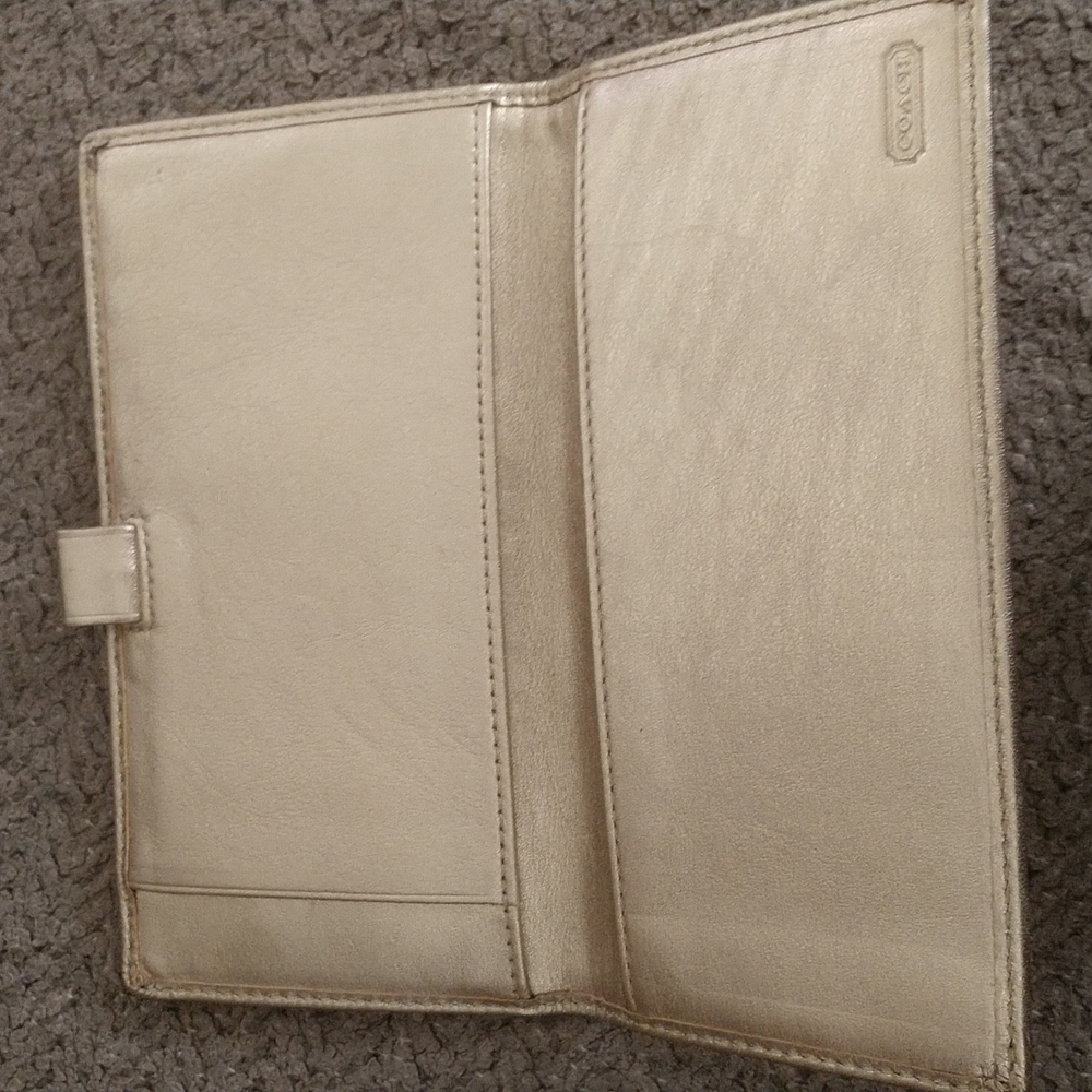 Check book - Picture 2 of 3